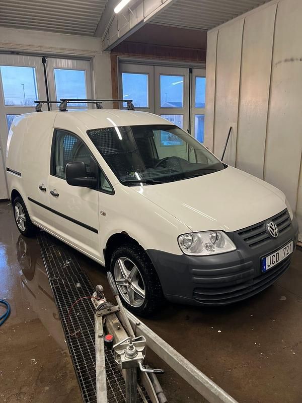 Begagnad VW Caddy 105 HK (77 kW) 2009 Minibuss