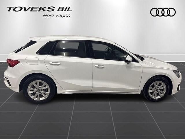 Begagnad Audi A3 Proline 150 HK (110 kW) 2023 Vit Sedan
