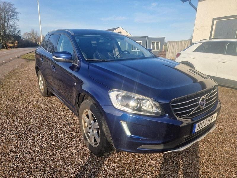 Blå Begagnad 2015 Volvo XC60 Ocean Race SUV | 148 000 kr (Bra pris) - Bild 1/4