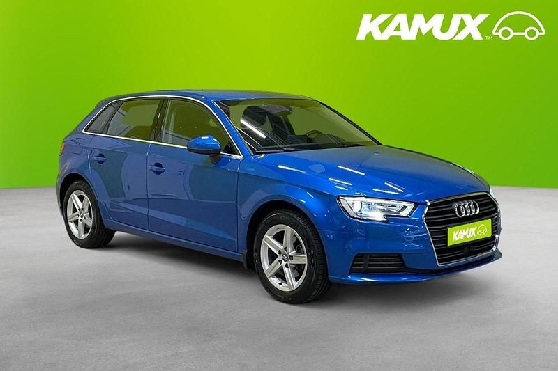 Blå Begagnad 2018 Audi A3 Sportback Halvkombi | 174 900 kr (Marknadspris) - Bild 1/3