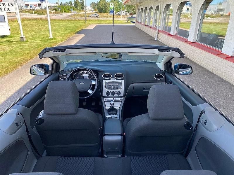Begagnad Ford Focus Cabriolet Trend 101 HK (74 kW) 2010 Blå Cab