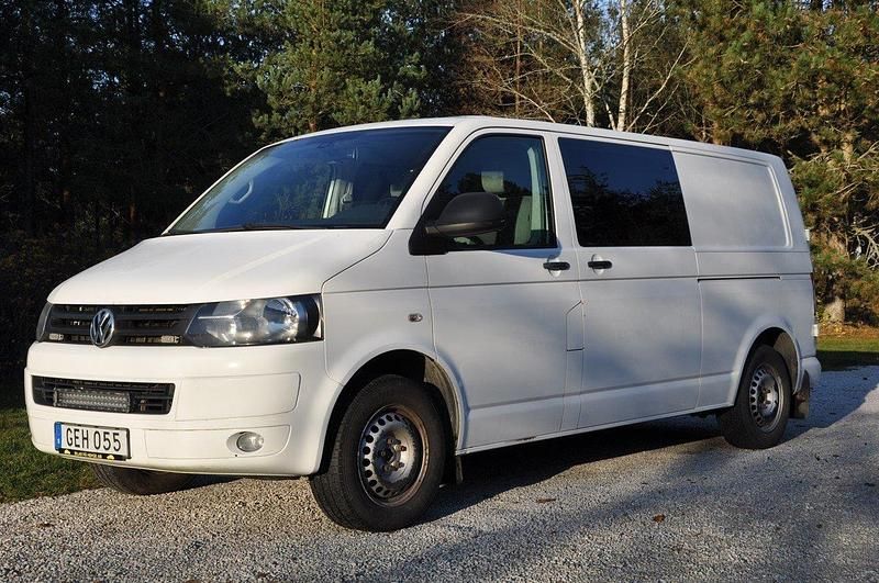 Vit Begagnad 2015 VW T5 Van | 214 500 kr - Bild 1/4