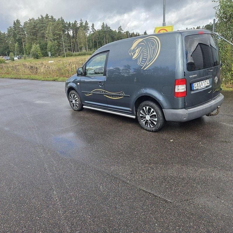 Grå Begagnad 2008 VW Caddy Minibuss | 36 900 kr (Bra pris) - Bild 1/4