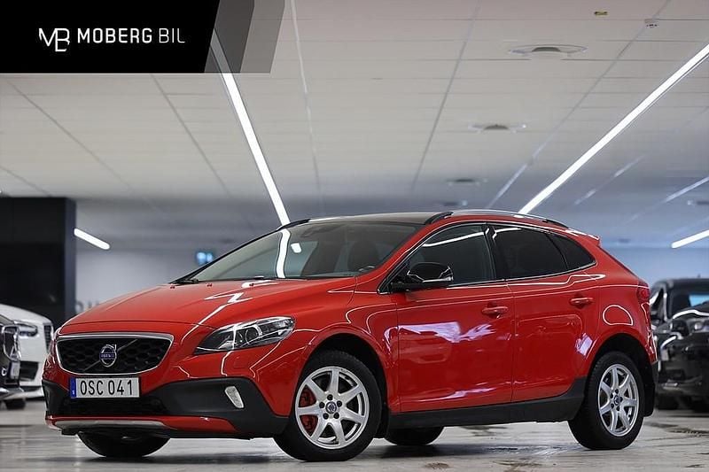 Röd Begagnad 2015 Volvo V40 CC Kombi | 179 900 kr - Bild 1/2