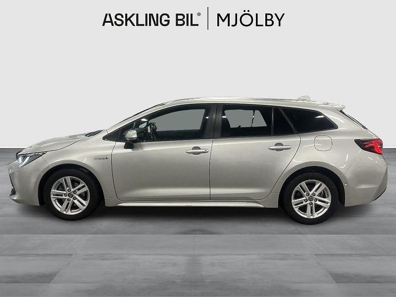 Begagnad Toyota Corolla Style 122 HK (89 kW) 2019 Silver Kombi