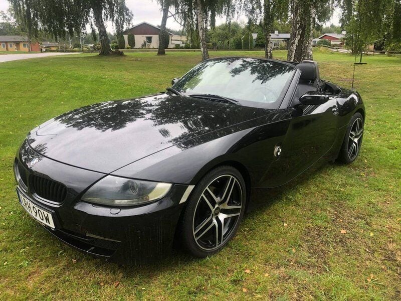 Begagnad BMW Z4 177 HK (130 kW) 2006 Svart Cab