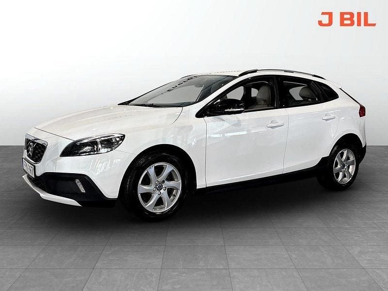 Vit Begagnad 2015 Volvo V40 CC Momentum Kombi | 139 900 kr (Marknadspris) - Bild 1/4