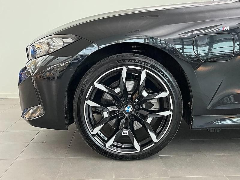 Begagnad BMW 330e Shadowline 184 HK (135 kW) 2025 Svart Kombi