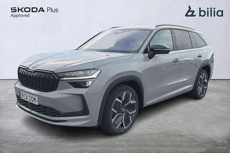Grå Ny 2025 Skoda Kodiaq SportLine SUV | 479 000 kr (Marknadspris) - Bild 1/4