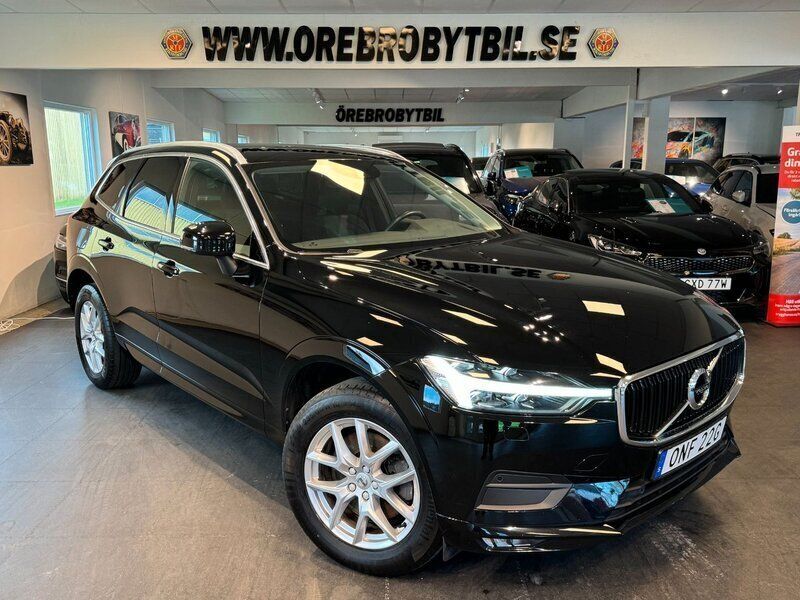 Svart Begagnad 2021 Volvo XC60 Momentum SUV | 379 900 kr (Marknadspris) - Bild 1/4