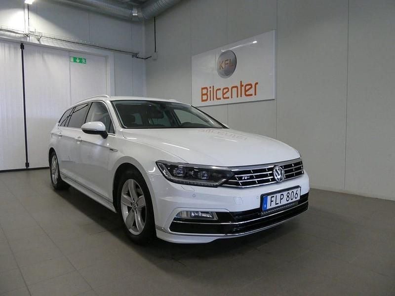 Begagnad VW Passat R-line 190 HK (139 kW) 2016 Vit Kombi