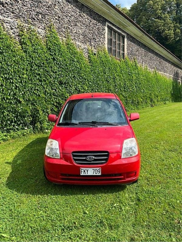 Röd Begagnad 2007 Kia Picanto 4 Halvkombi | 21 000 kr (Bra pris) - Bild 1/4