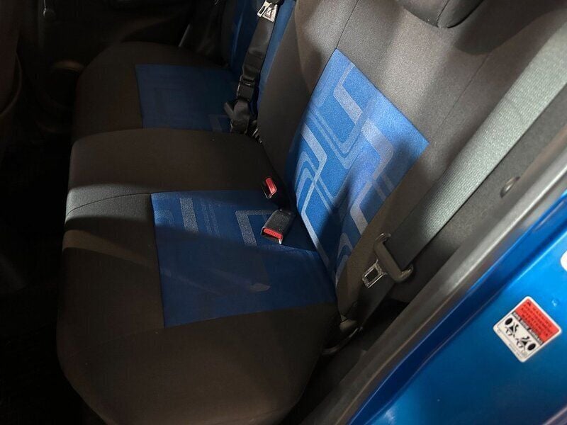 Begagnad Suzuki Splash GLS 94 HK (69 kW) 2011 Blå Halvkombi