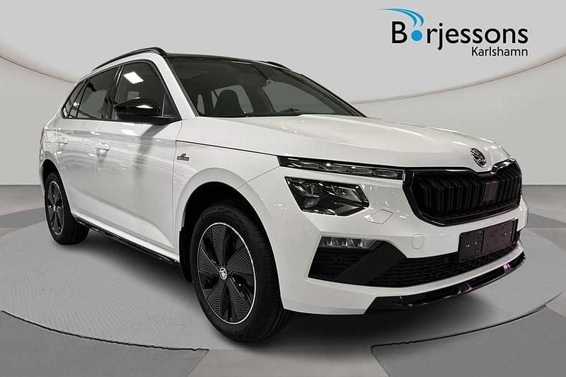 Vit Ny 2024 Skoda Kamiq Monte Carlo SUV | 329 000 kr (Dyr) - Bild 1/4