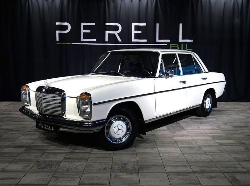 Vit Begagnad 1973 Mercedes W115 Sedan | 199 000 kr - Bild 1/4
