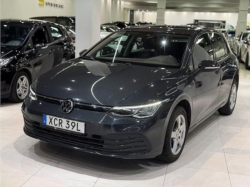 Grå Begagnad 2021 VW Golf VII Halvkombi | 159 900 kr (Superpris) - Bild 1/4