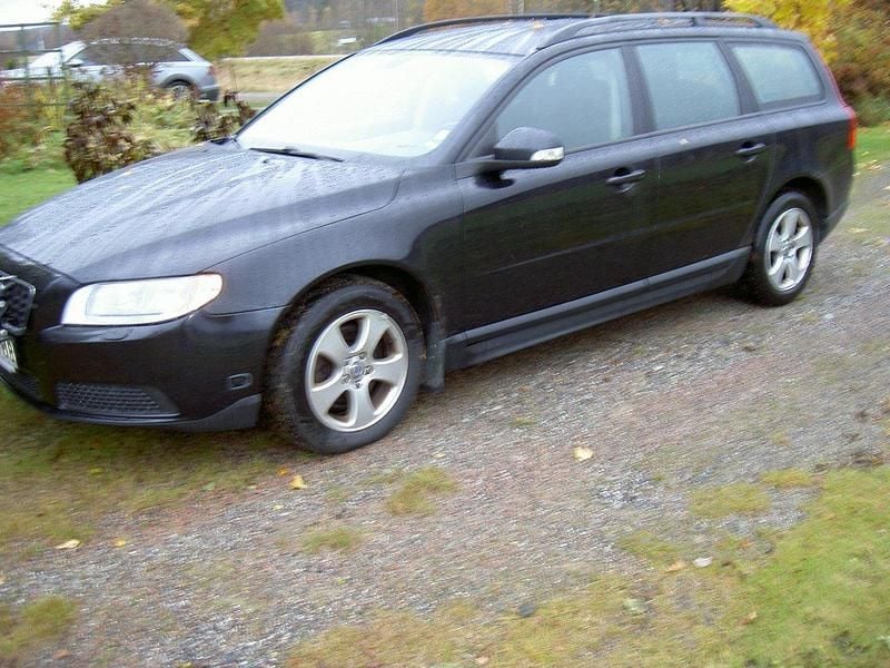 Svart Begagnad 2009 Volvo V70 Kinetic Kombi | 45 000 kr (Marknadspris) - Bild 1/1
