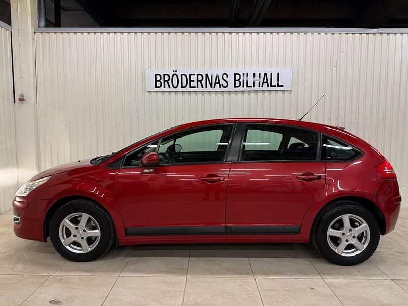 Begagnad Citroën C4 109 HK (80 kW) 2010 Röd Halvkombi