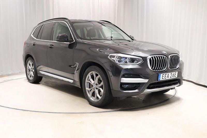 Grå Begagnad 2021 BMW X3 SUV | 358 900 kr (Superpris) - Bild 1/4