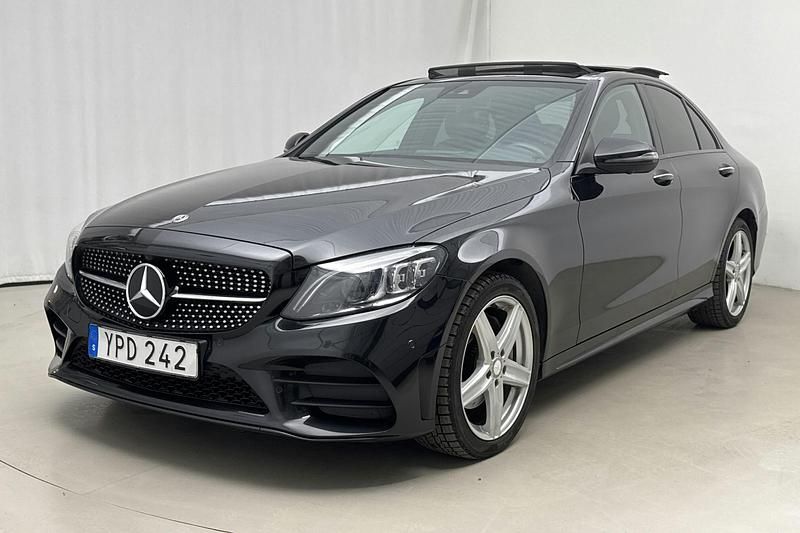 Svart Begagnad 2018 Mercedes C220 AMG line Sedan | 284 800 kr (Lite dyr) - Bild 1/4