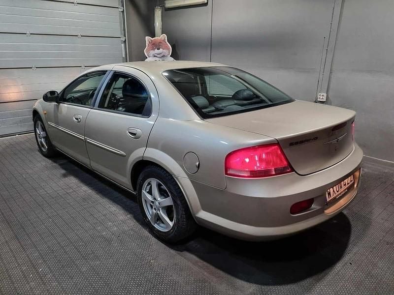 Begagnad Chrysler Sebring 203 HK (149 kW) 2005 Ljusgul Sedan
