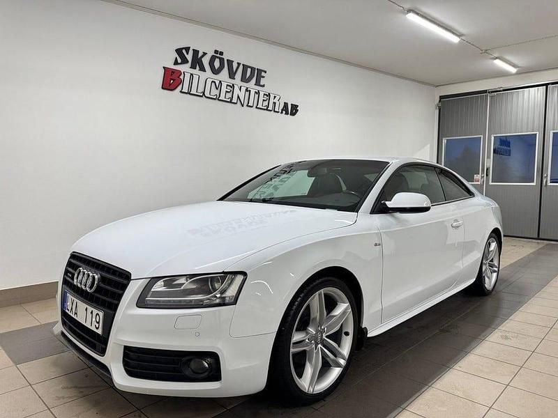 Begagnad Audi A5 S-Line 170 HK (125 kW) 2011 Vit Sportkupé