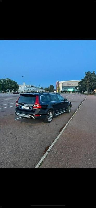 Blå Begagnad 2016 Volvo XC70 Inscription SUV | 247 000 kr (Lite dyr) - Bild 1/4