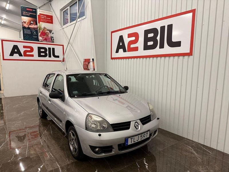 Begagnad Renault Clio R.S. 75 HK (55 kW) 2007 Ljusgrå Halvkombi