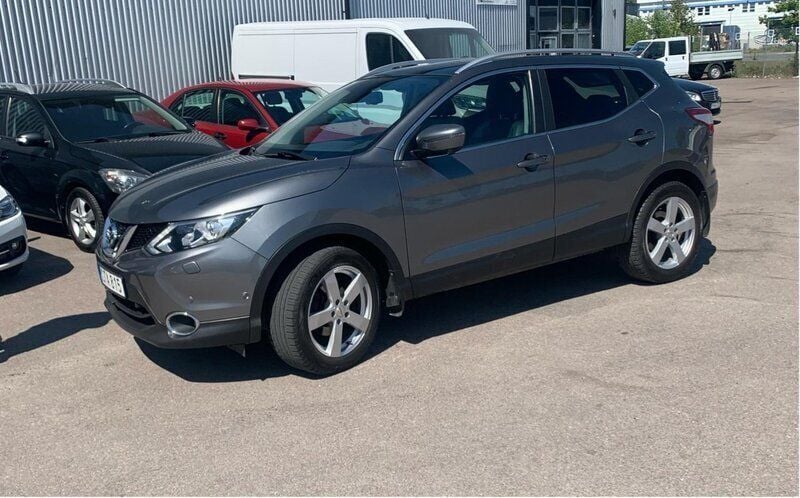 Grå Begagnad 2015 Nissan Qashqai S SUV | 115 000 kr (Marknadspris) - Bild 1/4