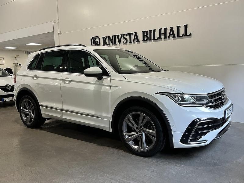 Begagnad VW Tiguan R-line 245 HK (180 kW) 2021 Vit SUV