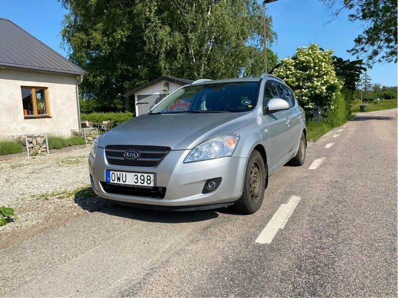 Silver Begagnad 2008 Kia Ceed Sportswagon 4 Kombi | 38 000 kr (Marknadspris) - Bild 1/4
