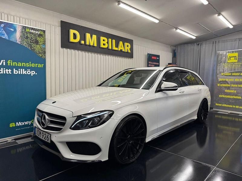 Vit Begagnad 2015 Mercedes C220 AMG line Kombi | 214 900 kr (Dyr) - Bild 1/4