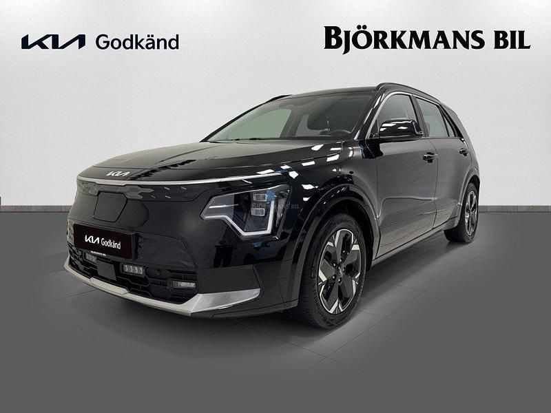 Svart Begagnad 2022 Kia e-Niro SUV | 279 900 kr (Marknadspris) - Bild 1/4