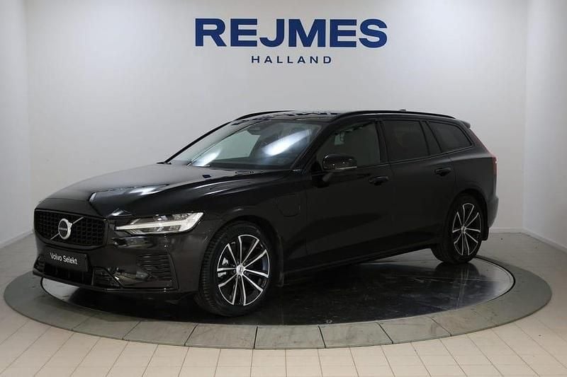 Begagnad Volvo V60 Plus 355 HK (261 kW) 2025 Svart Kombi