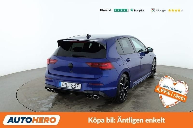 Begagnad VW Golf VIII R 324 HK (238 kW) 2022 Mörkblå Halvkombi