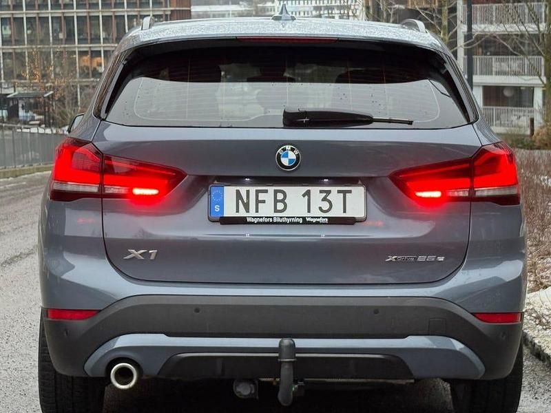 Begagnad BMW X1 Sport Line 220 HK (161 kW) 2021 Grå SUV