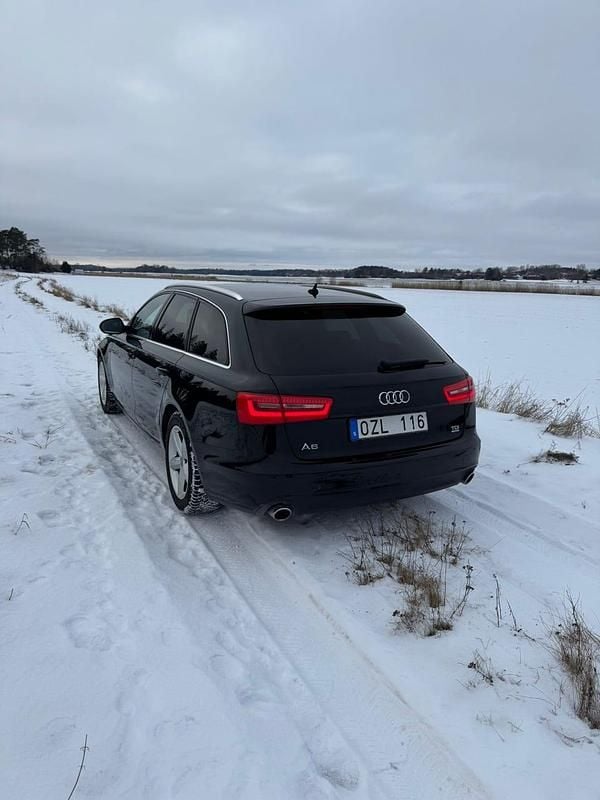 Begagnad Audi A6 204 HK (150 kW) 2013 Sapphire black Kombi