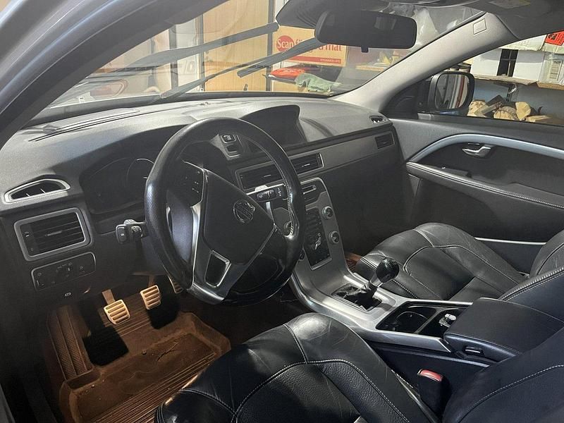 Silver Begagnad 2016 Volvo XC70 Momentum SUV | 144 000 kr (Marknadspris) - Bild 1/4