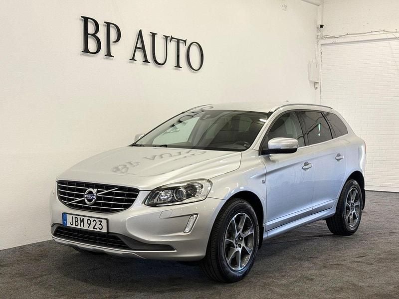 Silver Begagnad 2015 Volvo XC60 Ocean Race SUV | 184 900 kr (Marknadspris) - Bild 1/4