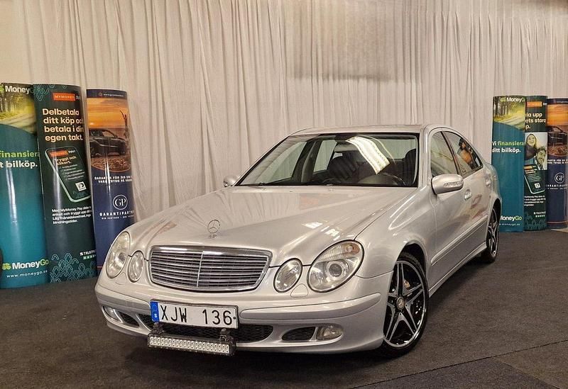 Silver Begagnad 2006 Mercedes E200 Classic Sedan | 75 900 kr (Dyr) - Bild 1/4