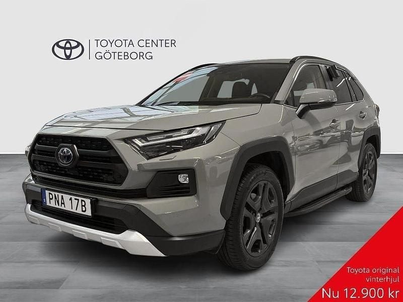 Svart Begagnad 2022 Toyota RAV4 Hybrid Executive SUV | 379 900 kr (Marknadspris) - Bild 1/2