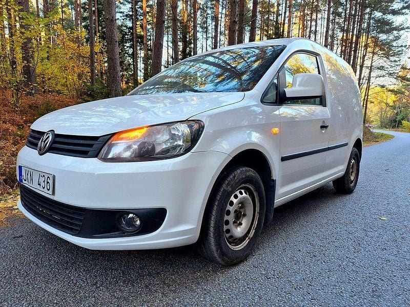 Vit Begagnad 2010 VW Caddy Minibuss | 49 900 kr (Marknadspris) - Bild 1/4