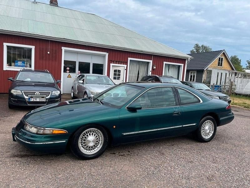 Grön Begagnad 1993 Lincoln Mark Sportkupé | 40 000 kr - Bild 1/4