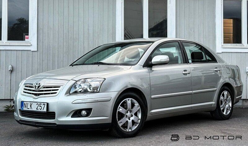 Silver Begagnad 2007 Toyota Avensis Sedan | 59 900 kr (Lite dyr) - Bild 1/4