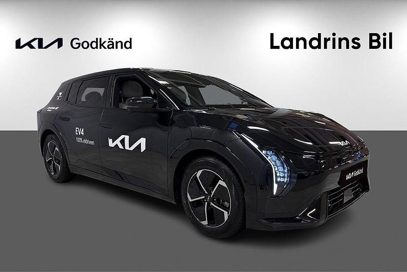Begagnad Kia EV4 GT-Line 150 kW (204 HK) 2026 Svart Halvkombi