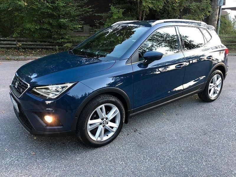 Blå Begagnad 2018 Seat Arona FR SUV | 139 899 kr - Bild 1/4