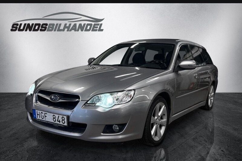 Silver Begagnad 2007 Subaru Legacy Kombi | 49 900 kr (Marknadspris) - Bild 1/4