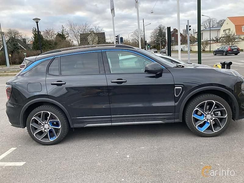 Svart Begagnad 2021 Lynk & Co 01 SUV | 228 000 kr (Marknadspris) - Bild 1/2
