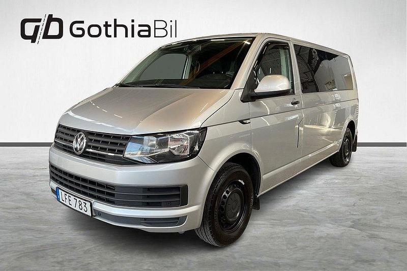 Silver Begagnad 2015 VW Caravelle Trendline Minibuss | 249 900 kr (Dyr) - Bild 1/4