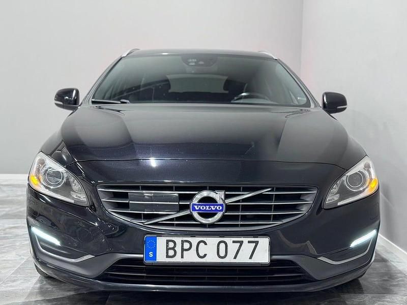Begagnad Volvo V60 Summum 181 HK (133 kW) 2014 Svart Kombi